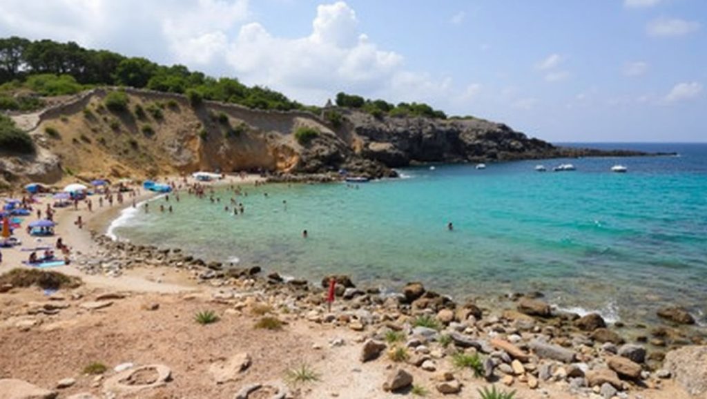 Entorno natural de Cala Codolar (Formentera) en 