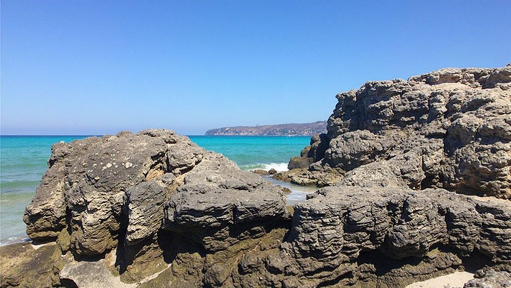 Costa natural de Es Carnatge (Formentera) en , 