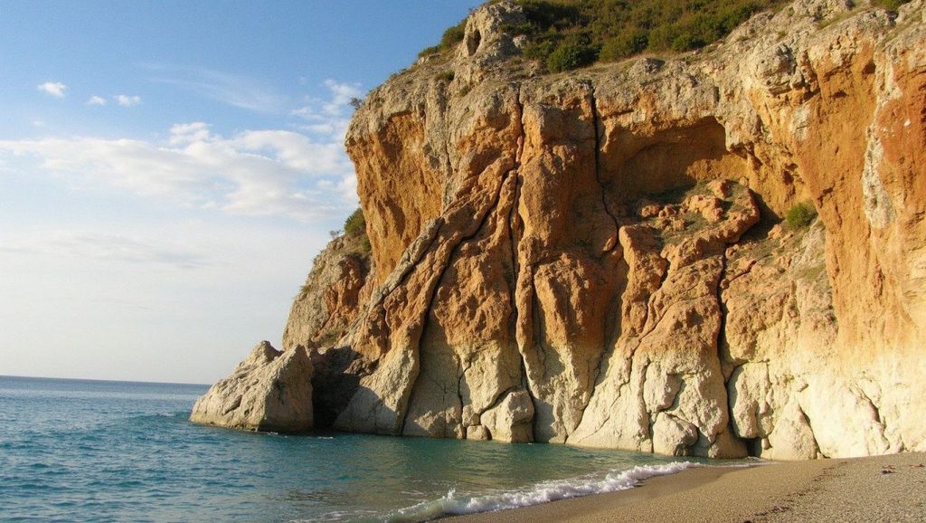 Mavra Gremna - Milos, Grecia