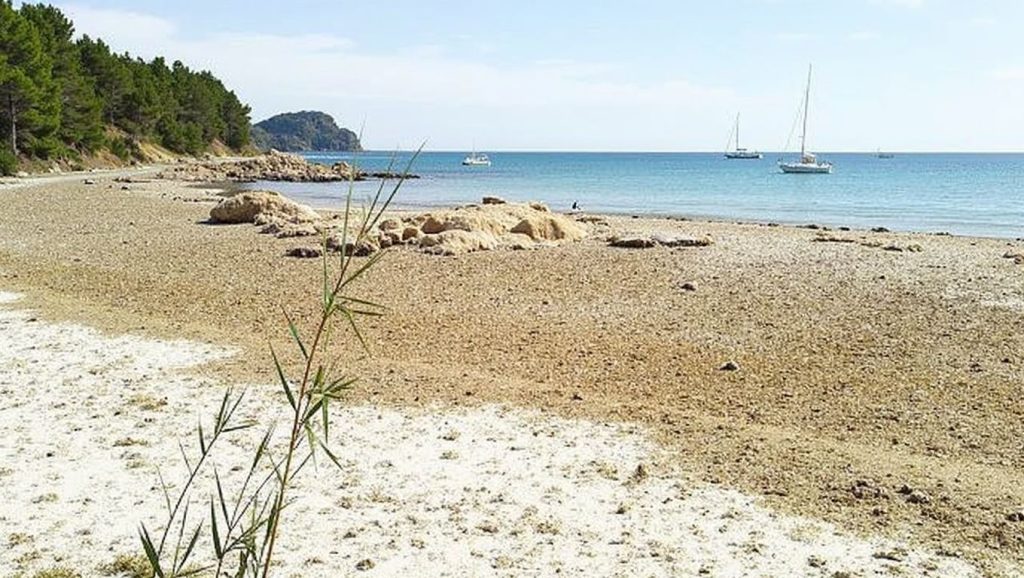 Plage de la Chapelle Saint-Georges - Bormes-les-Mimosas, Côte d'Azur