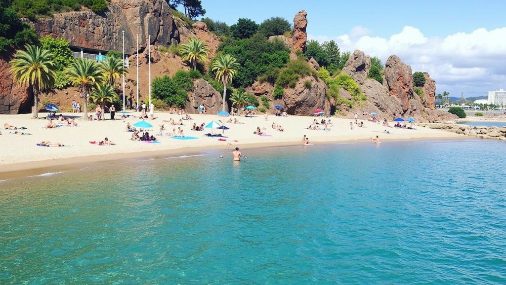 Plage de la Grotte de Gardanne - Théoule-sur-Mer, Côte d'Azur
