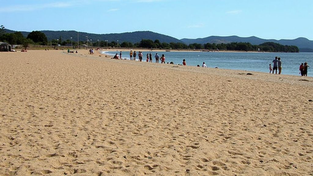 La Plage Noire - Hyères, Côte d'Azur