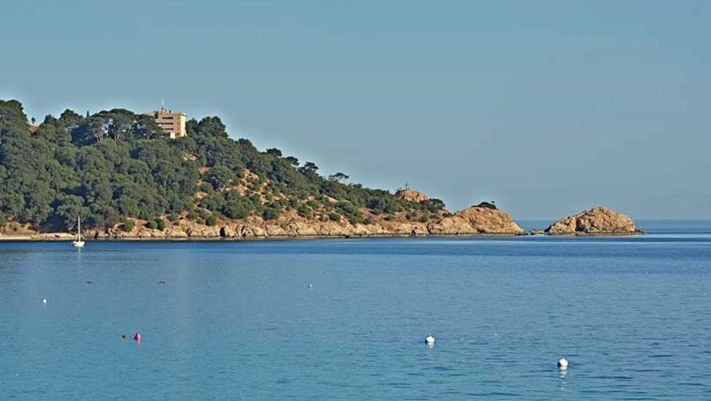 Plage du Cap Nègre - Le Lavandou, Côte d'Azur