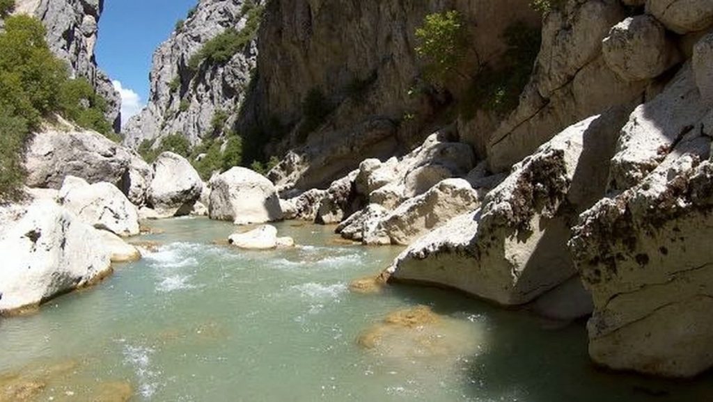 Plage Commandon et Charoup - Les Salles-sur-Verdon, Côte d'Azur