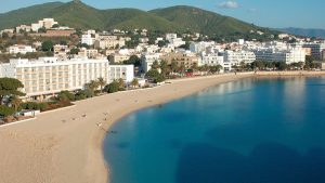 Playa de s’Illot de s’Ora (Santa Eulàlia des Riu, Ibiza)