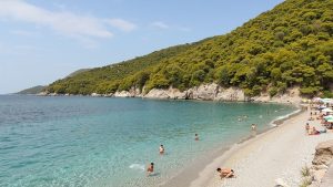 Ekatopentari Beach
