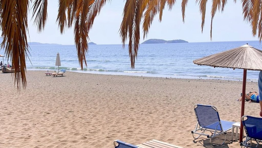 Naturist Beach Petra - Lesbos, Grecia