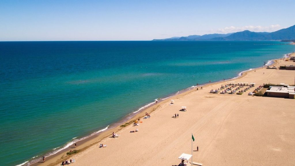 Plage centrale — foto 2 de 6