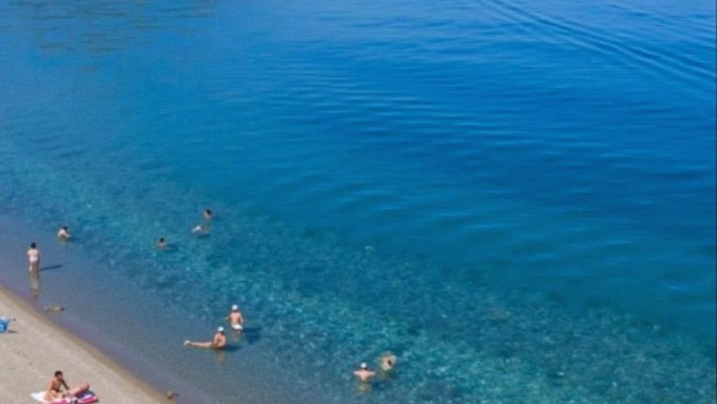 Arena y mar en Brigantino, Gioiosa Marea, Sicilia