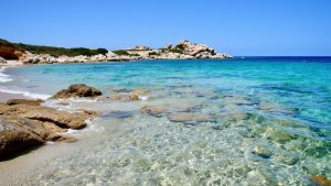 Cala Brigantina (La Maddalena, Cerdeña)
