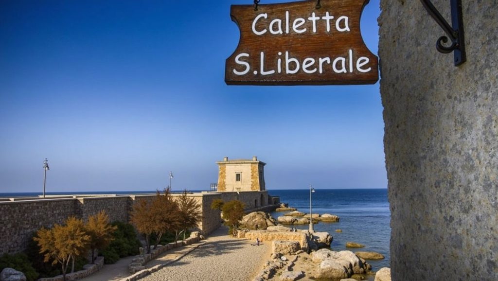 Vista general de Caletta san Liberale, Paceco