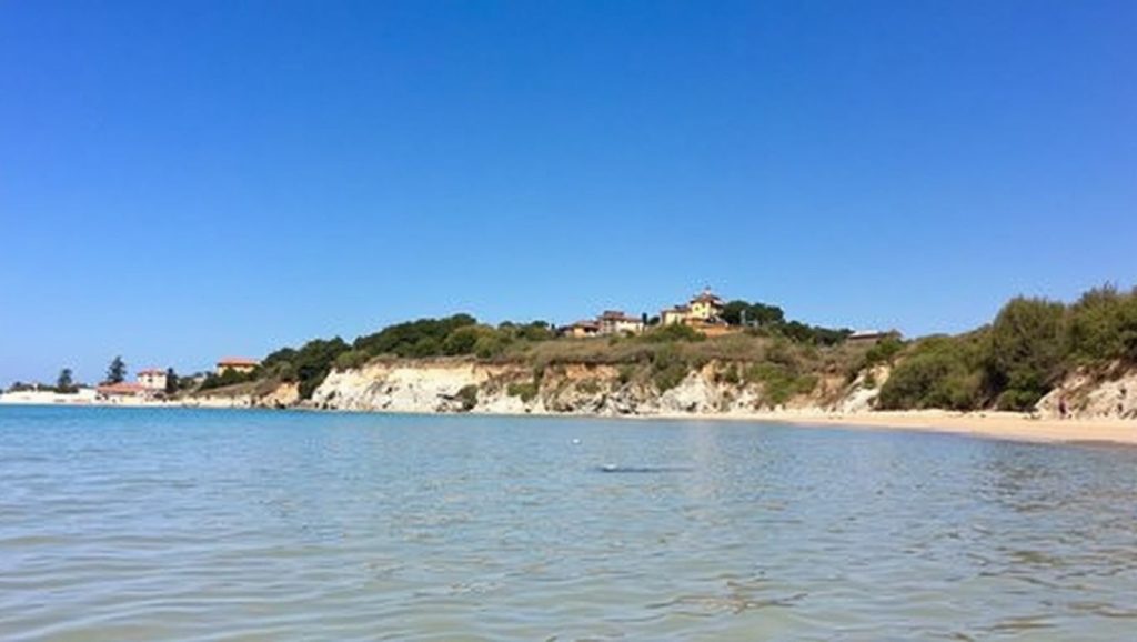 Arena y orilla en La Spiaggetta, Realmonte, Sicilia