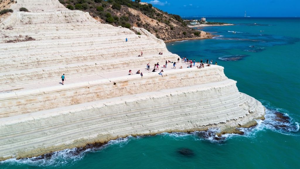 Arena y orilla en Lido Azzurro, Porto Empedocle, Sicilia