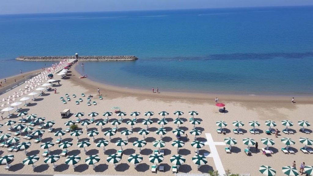 Línea de costa en Lido del Carabiniere, Bagheria