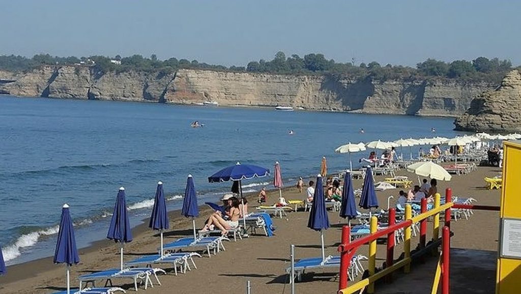 Marina di Bagnoli — foto 5 de 6