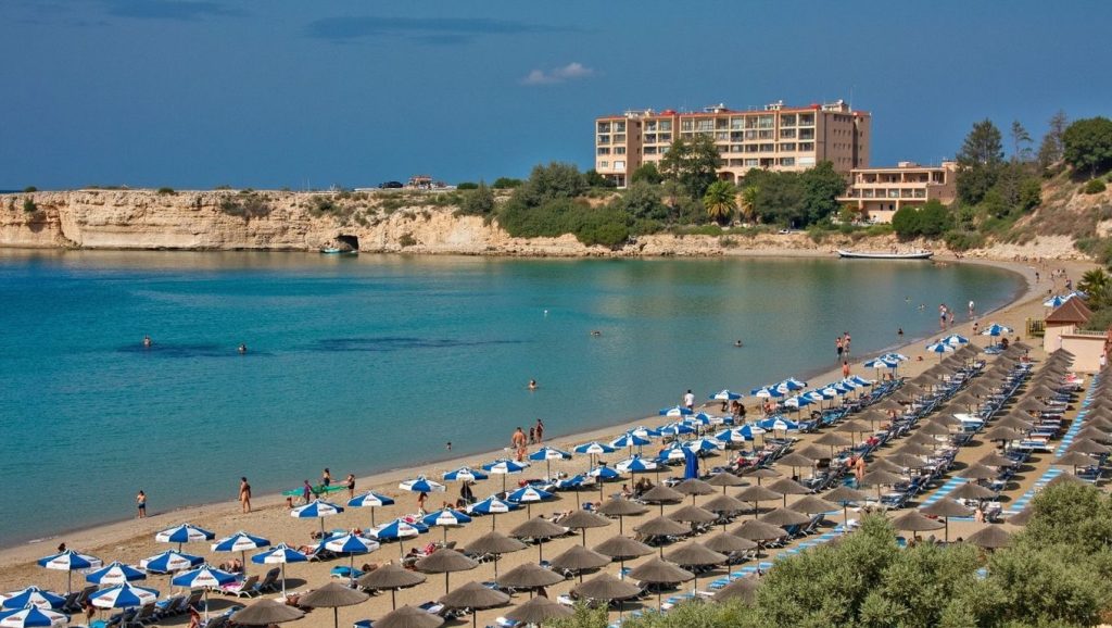 Agua y arena en Agios Ermogenis Beach, ?