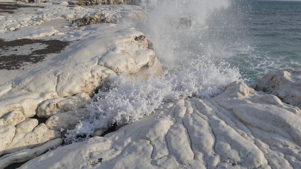 Detalle de arena y agua en Agios Evstathios Beach, ?