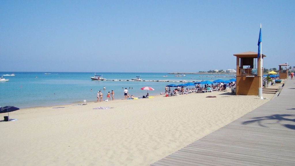 Orilla tranquila de Agios Georgios Fragoudi 2 municipal beach, playa de ?