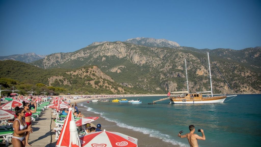 Agua y arena en Akarca Halk Plajı, ?