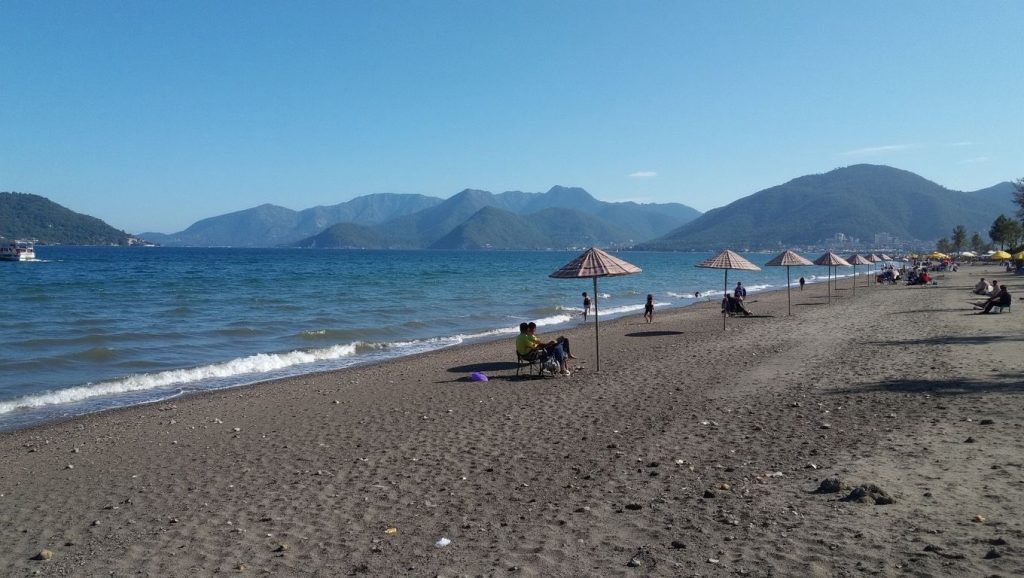 Aksu Belediyesi Halk Plajı (Antalya, Turquía) — foto 2
