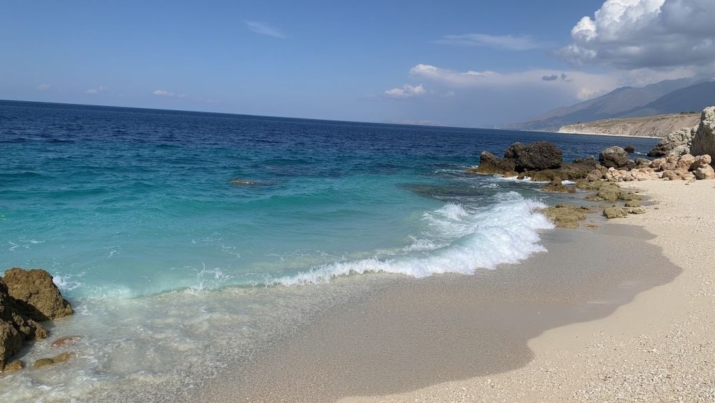 Amanti's Beach (Riviera Albanesa, Albania) — foto 2