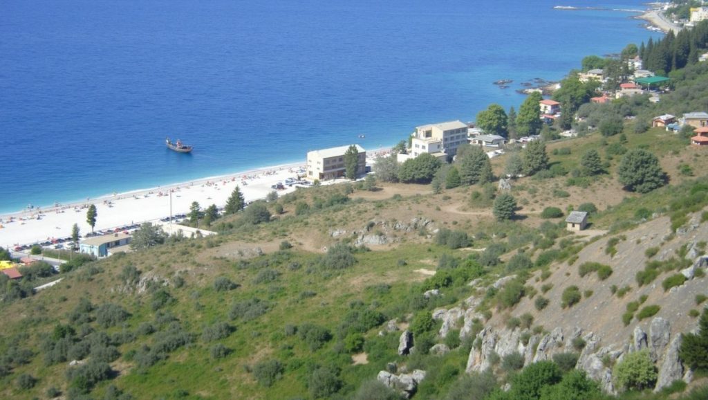 Arena fina en Ammos Beach, Durrës, Albania