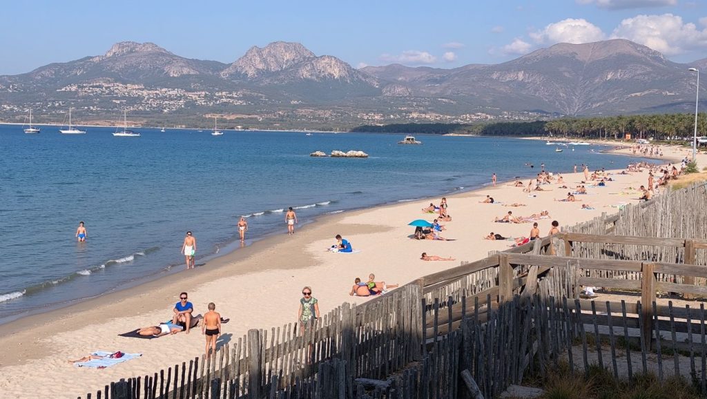 Vista del entorno de Aregno Plage - Algajola, Calvi, Córcega