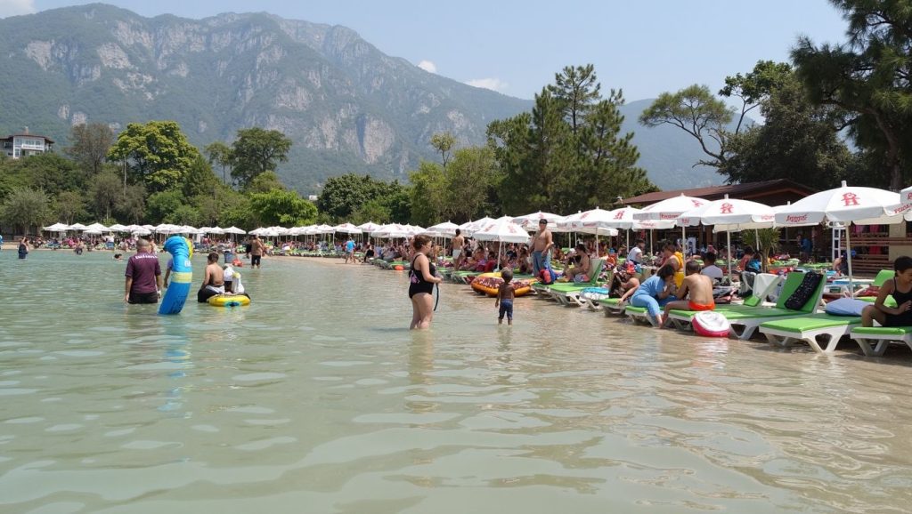 Ayaş Belediyesi Halk Plajı (Alanya, Turquía) — foto 3