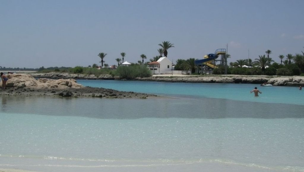 Vista del litoral en Ayia Thekla beach, ?