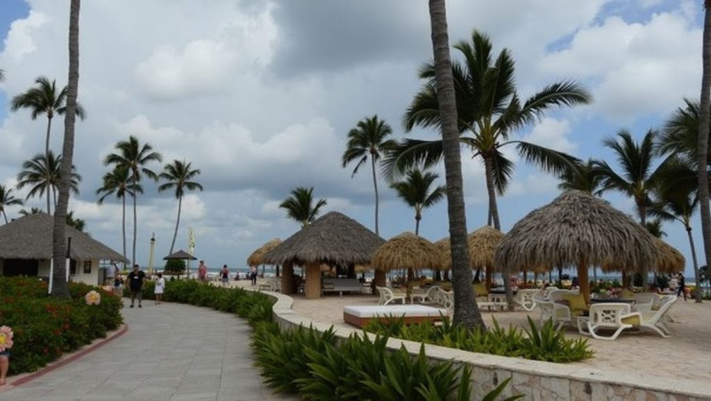 Vista amplia de Bahía de las Águilas en Pedernales, República Dominicana