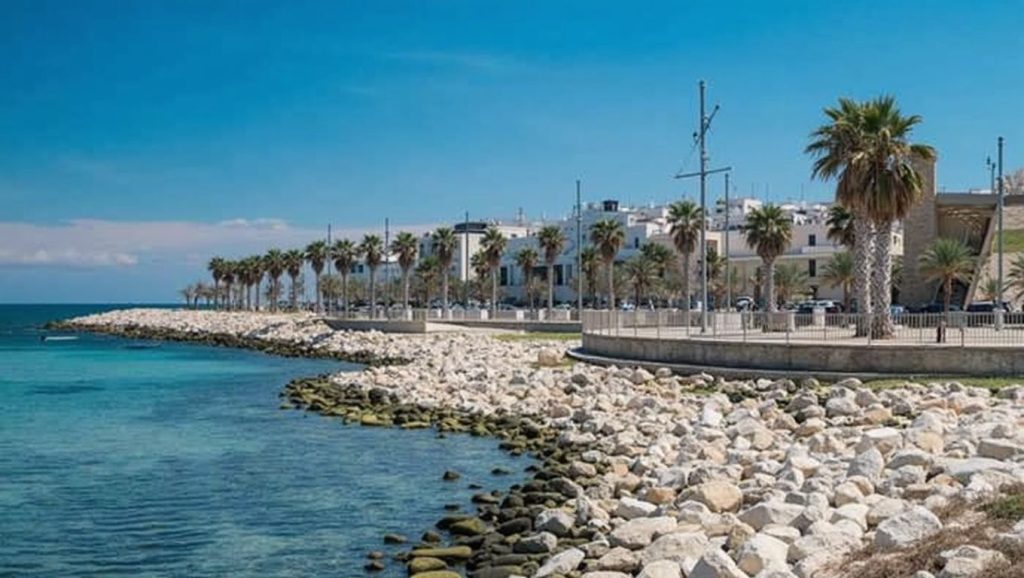 Spiaggia di Bari Centro - Molo Sant'Antonio — foto 6 de 6