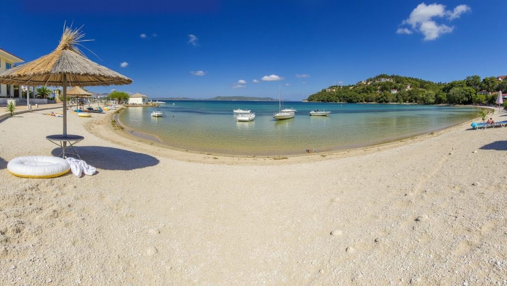 Playa beach Žaborić desde la arena, Croacia, Croacia