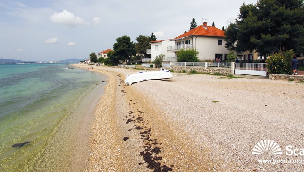 Vista del litoral en beach Žaborić, Croacia