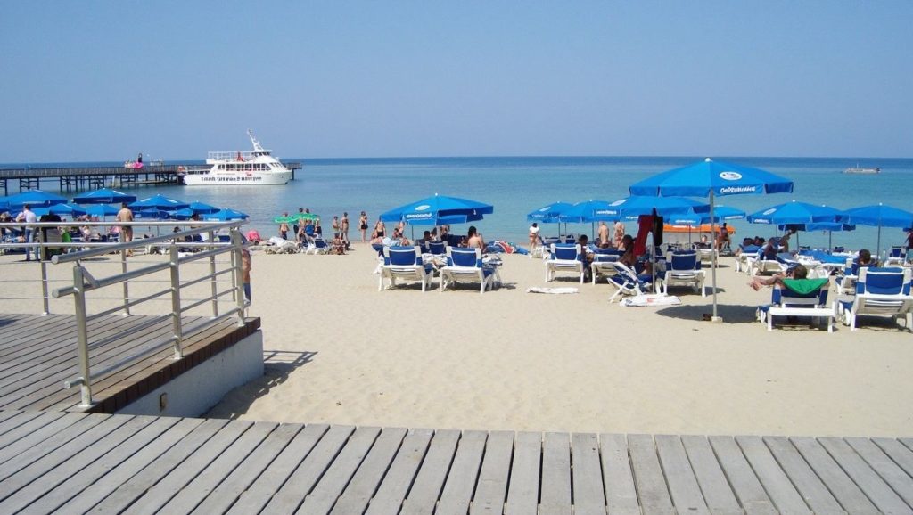 Costa de ? desde Blue Coral, Chipre