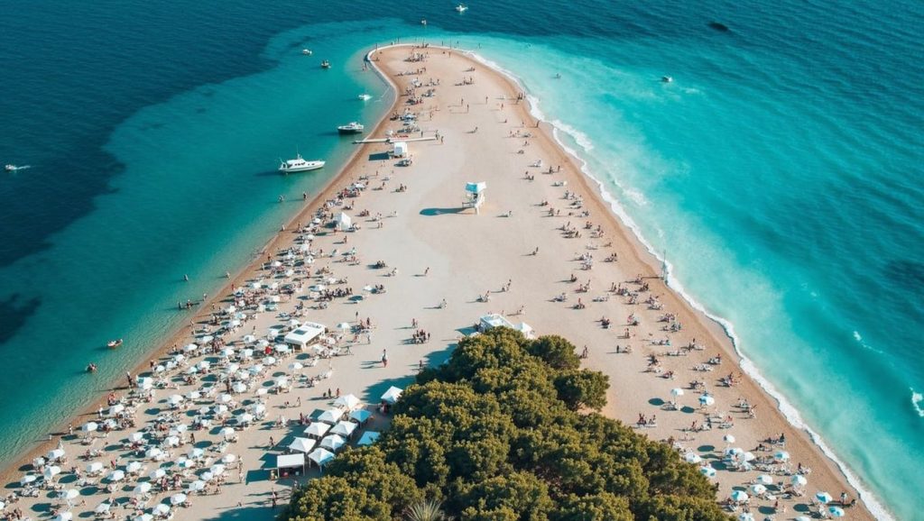 Arena fina en Brači, Croacia, Croacia