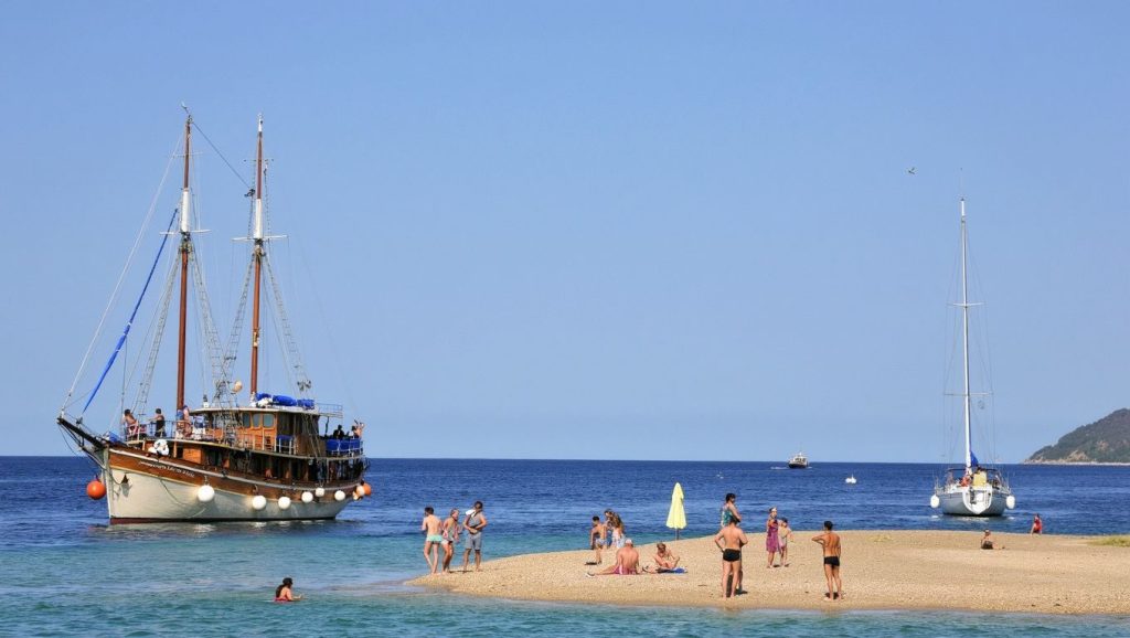 Cala de Sveti Jakov (Sveti Jakov, Cres) — foto 6