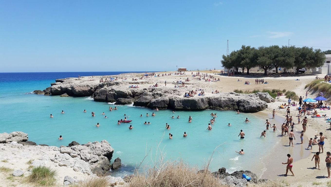 Cala Porto Bianco caliza blanca Cisternino Puglia adriatico