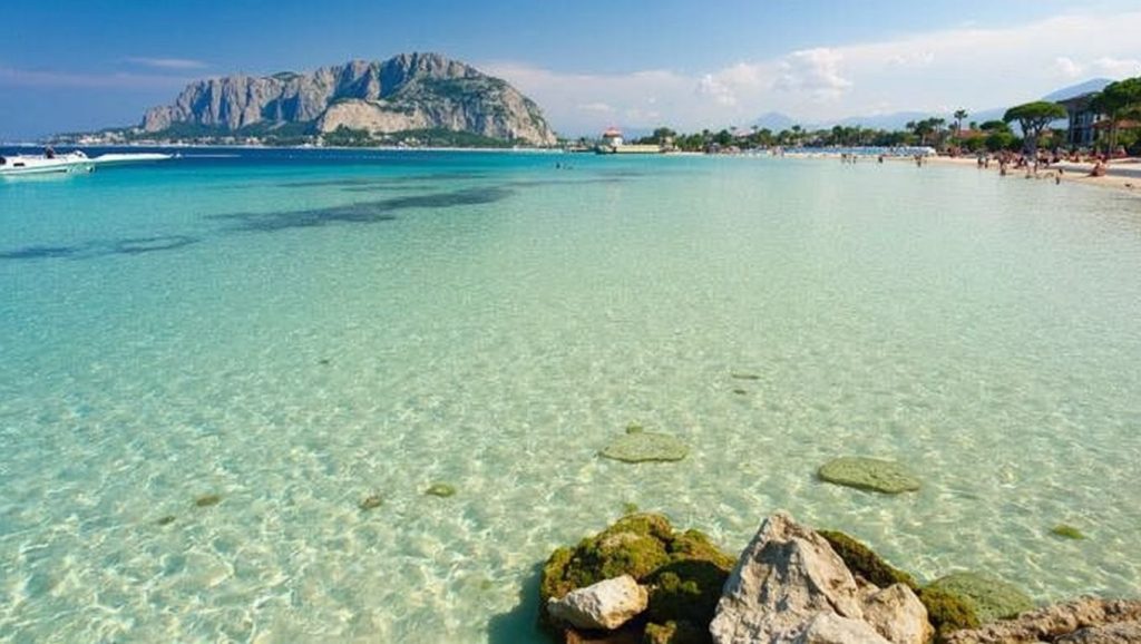 Arena y orilla en Playa de Acate 2, Acate, Sicilia