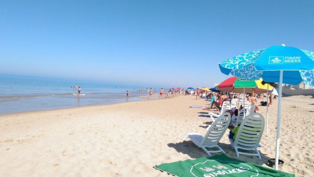 Arena y mar en Playa de Acate 3, Acate, Sicilia