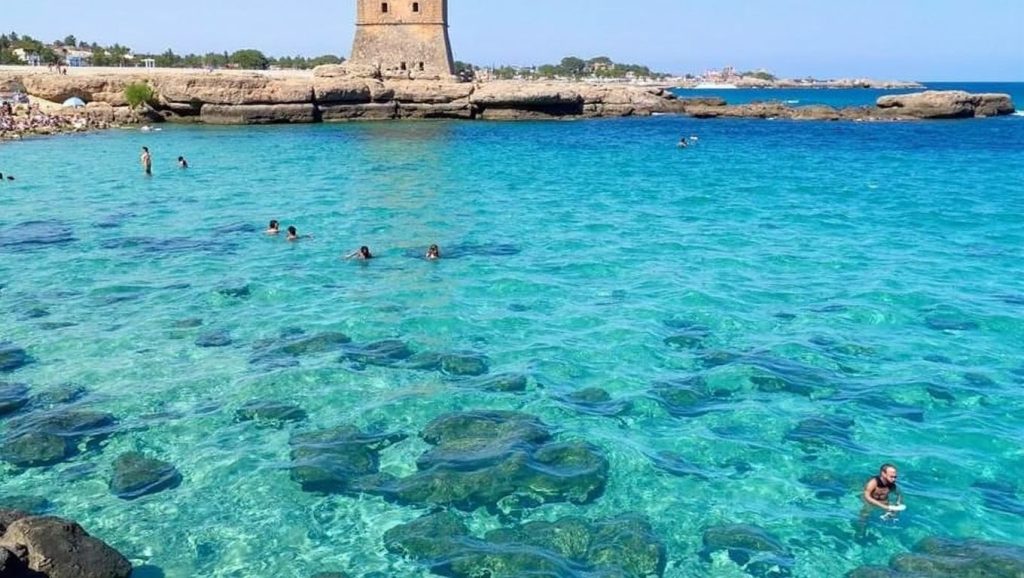 Panorámica de Playa de Acireale 2 con cielo despejado, Acireale