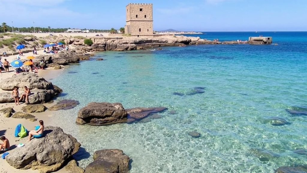 Vista amplia de Playa de Acireale 3 en Acireale, Sicilia