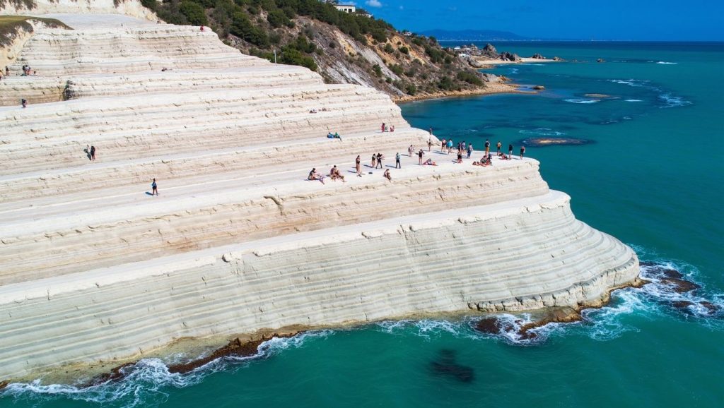 Detalle de arena y agua en Playa de Agrigento 2, Agrigento