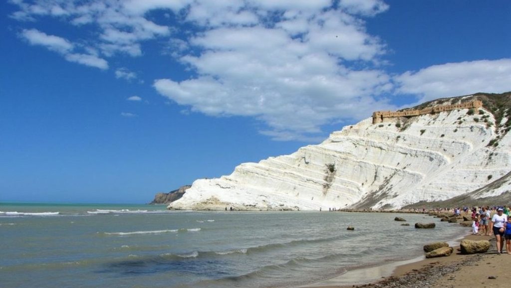 Detalle de arena y agua en Playa de Agrigento 3, Agrigento