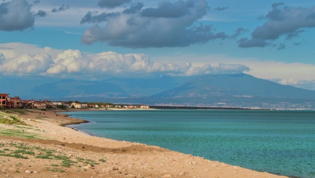 Arena y orilla en Playa de Augusta 10, Augusta, Sicilia