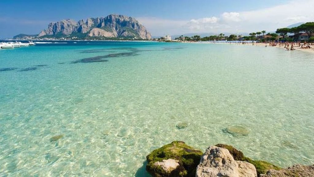 Vista amplia de Playa de Augusta 26 en Augusta, Sicilia