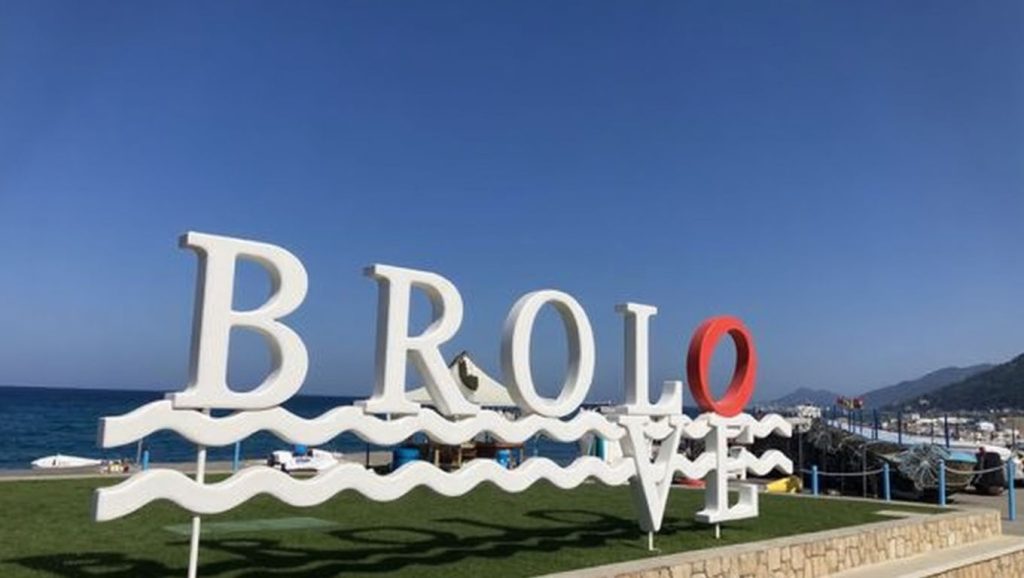 Horizonte desde Playa de Brolo 10, Brolo, Sicilia
