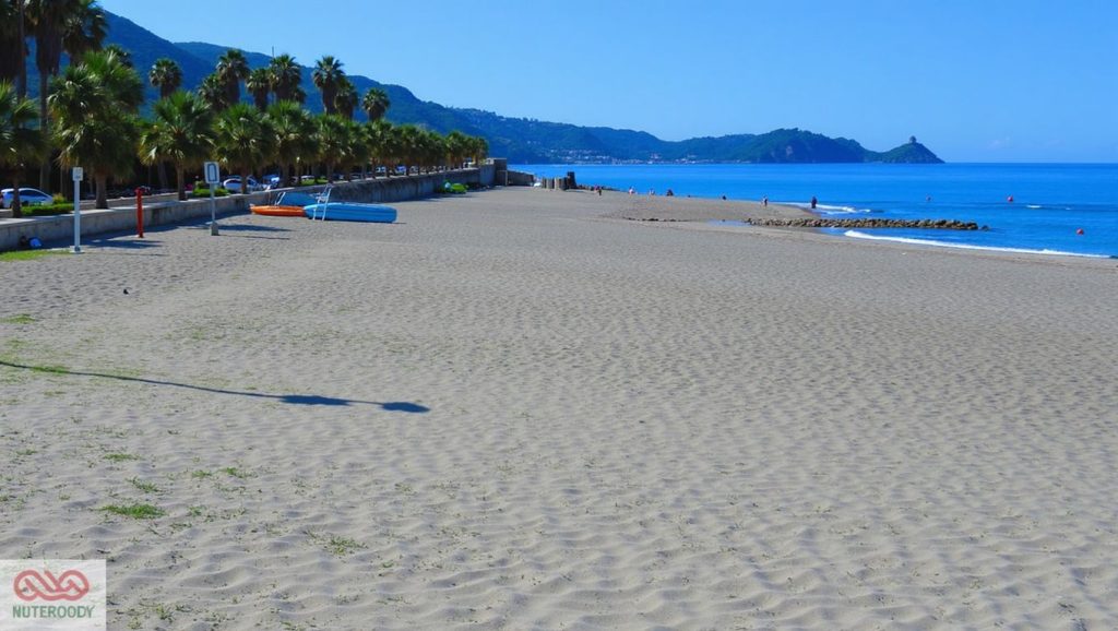 Panorámica de Playa de Brolo 11 con cielo despejado, Brolo