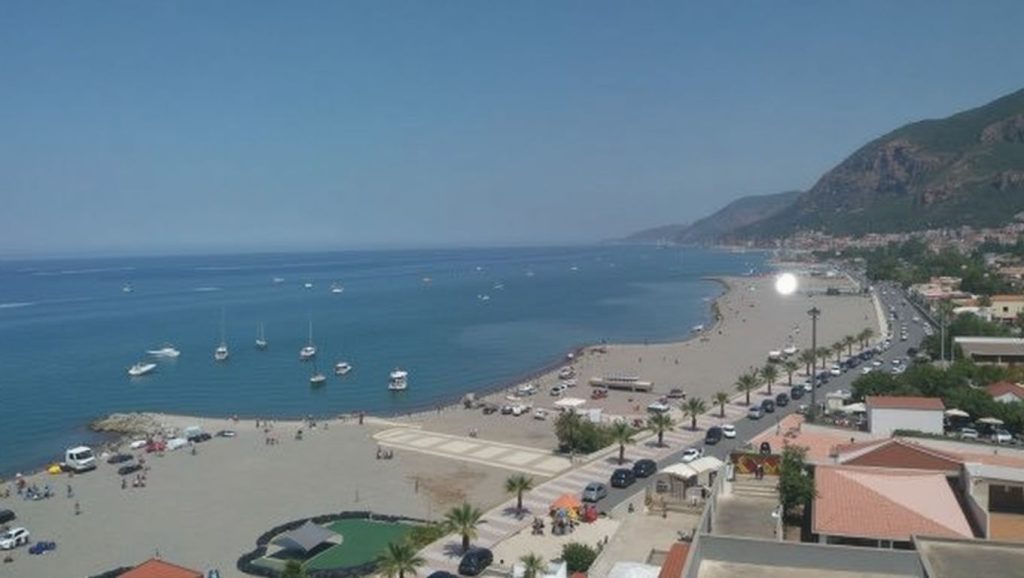 Vista del litoral en Playa de Brolo 8, Brolo