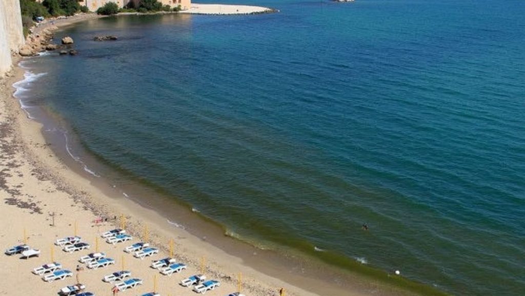 Acceso a Playa de Castellammare del Golfo 2 desde el aparcamiento, Castellammare del Golfo
