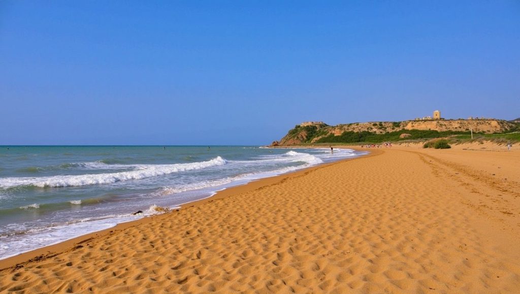 Panorámica de Playa de Castelvetrano 3 con cielo despejado, Castelvetrano